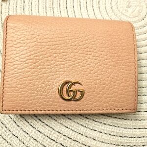 Gucci GG Marmont Card Case Wallet – Pink Pebbled Leather